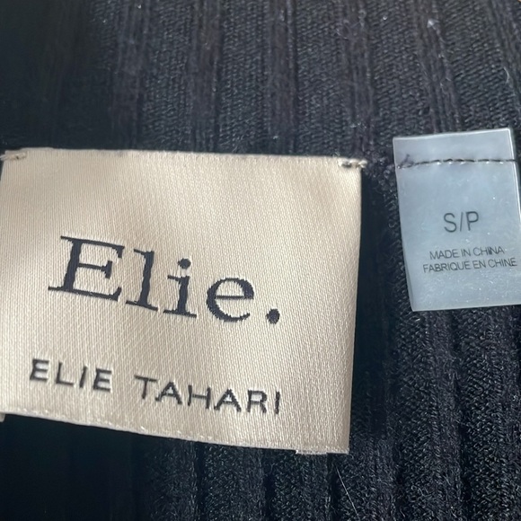 Elie. Tahari Womens SP Black Ribbed Short Sleeve Mock Neck with Shoulder Buttons - Picture 4 of 6